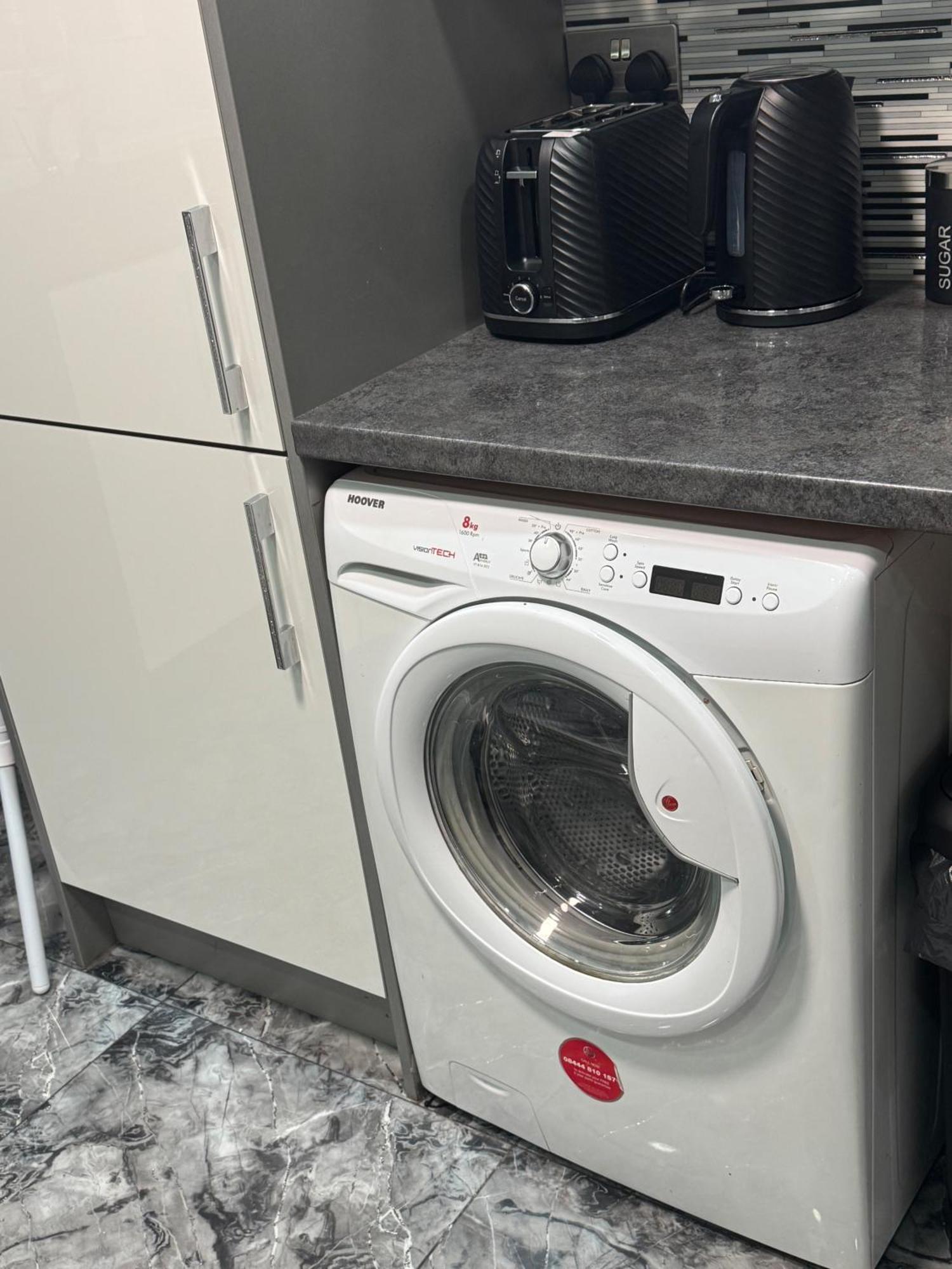 Smethwick - House - Sleeps 8 - Parking Holiday home Birmingham