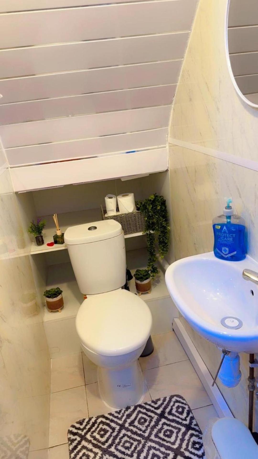 Smethwick - House - Sleeps 8 - Parking Holiday home *